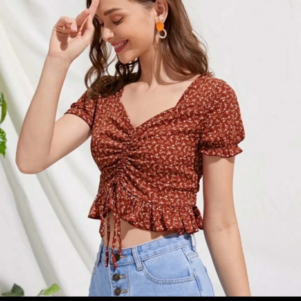 NWOT,Sexy,Off Shoulder,Boho, Floral,Paisley, Crop Top with Sweetheart Neckline🤎